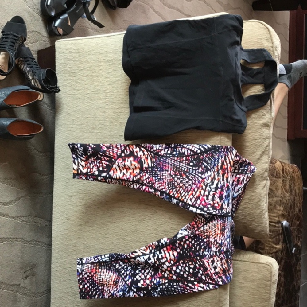 LuluLemon tank top and leggings outfit
